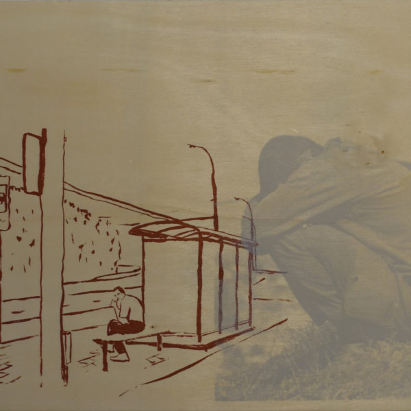 Druck, Siebdruck auf Holz, 42cm x 30cm, Mann sitzt an Haltestelle, überlagert von kauernder Figur, artist: Franziska King